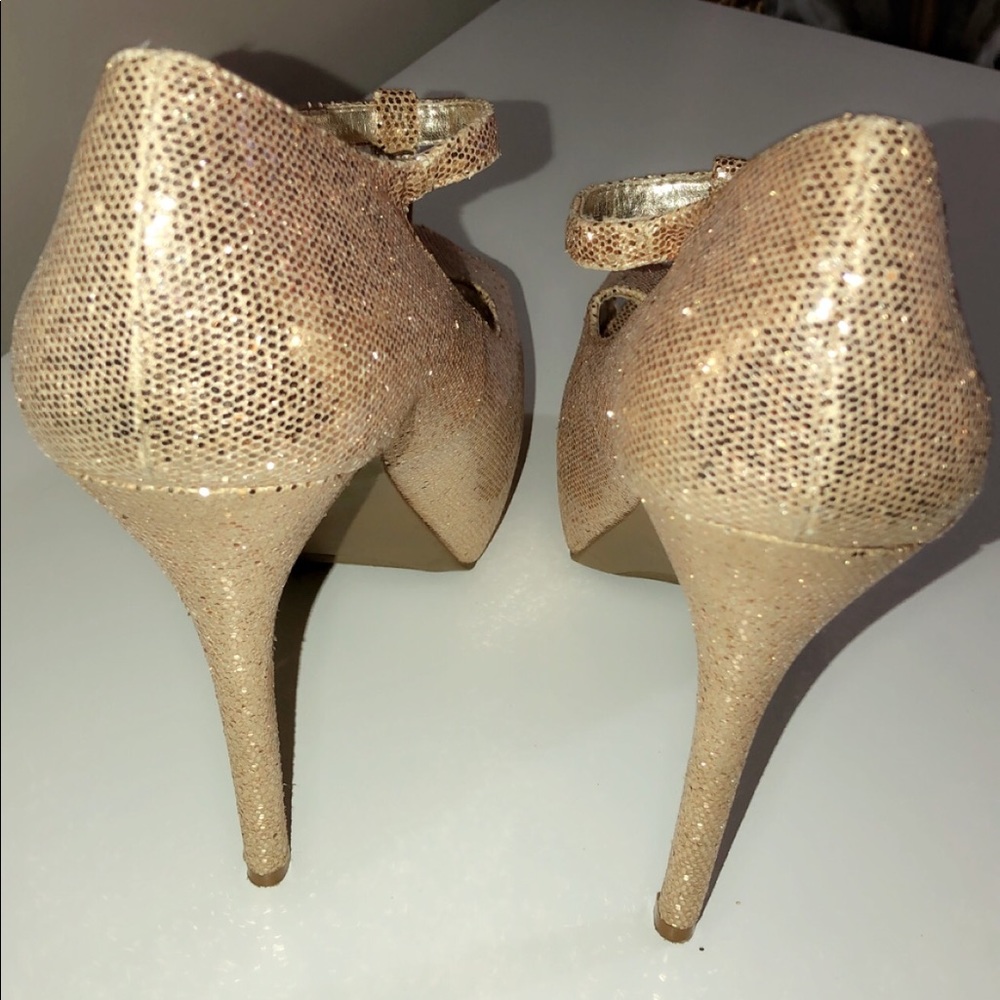 Heels - Picture 6 of 8